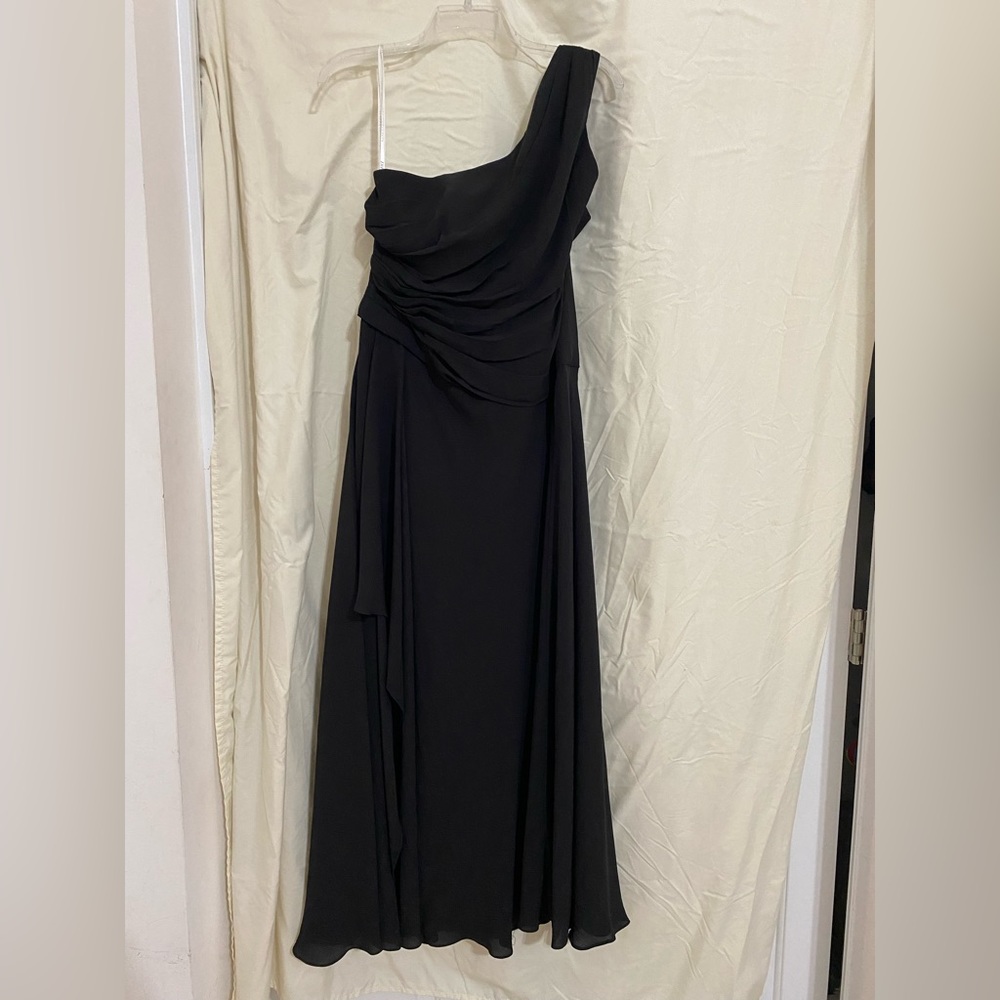 David’s Bridal One-Shoulder Formal dress